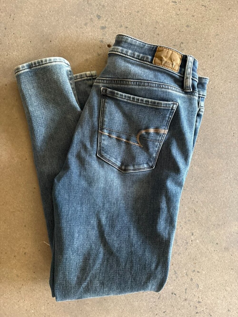 American Eagle hi-rise jegging super stretch x4 destroyed 8 regular
